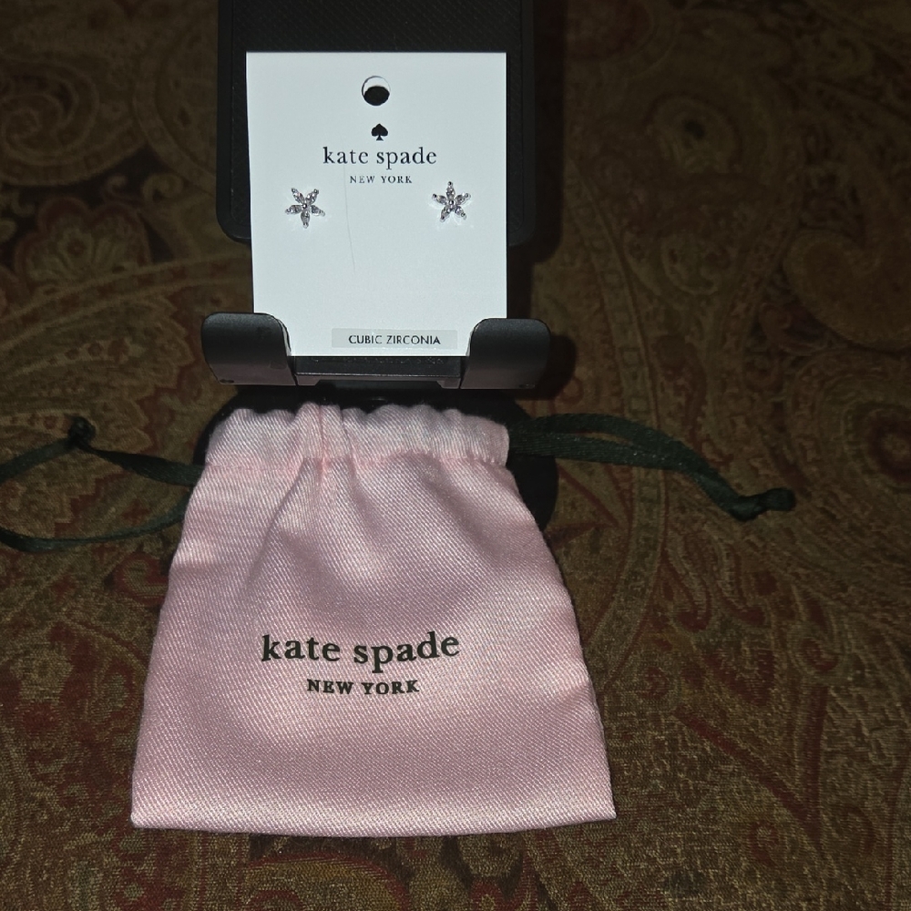 Kate Spade NWT Star Earrings - Shimmering Silver $39 Retail w/pink pouch